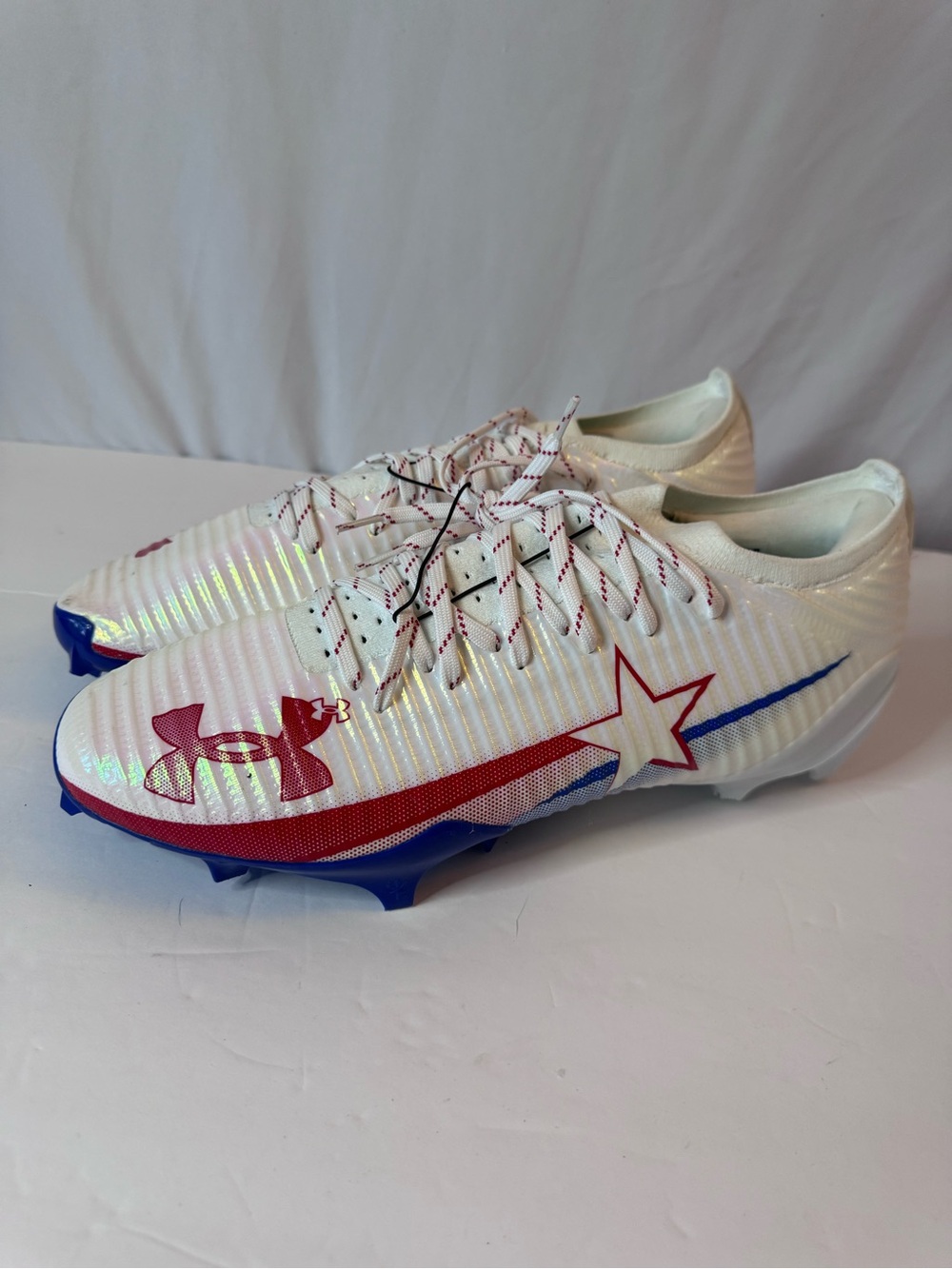 Under Armour White Cleats with Red and Blue Star Accent Football Cleats size 13